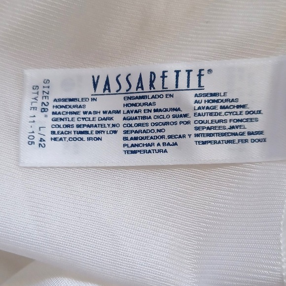 Vassarette White Ice Signature Lace Half Slip 28 Inch Length Size L NWT Classic - Picture 7 of 8